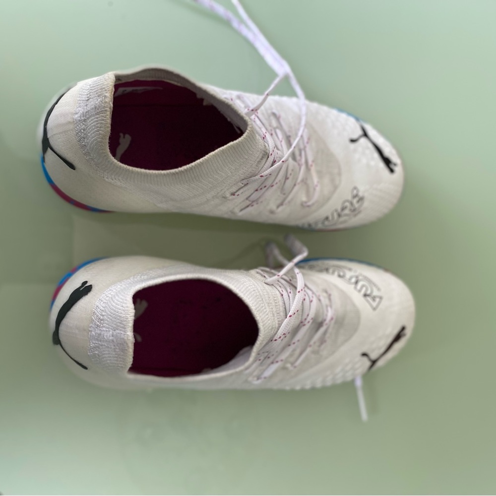 Puma kids turf soccer shoes